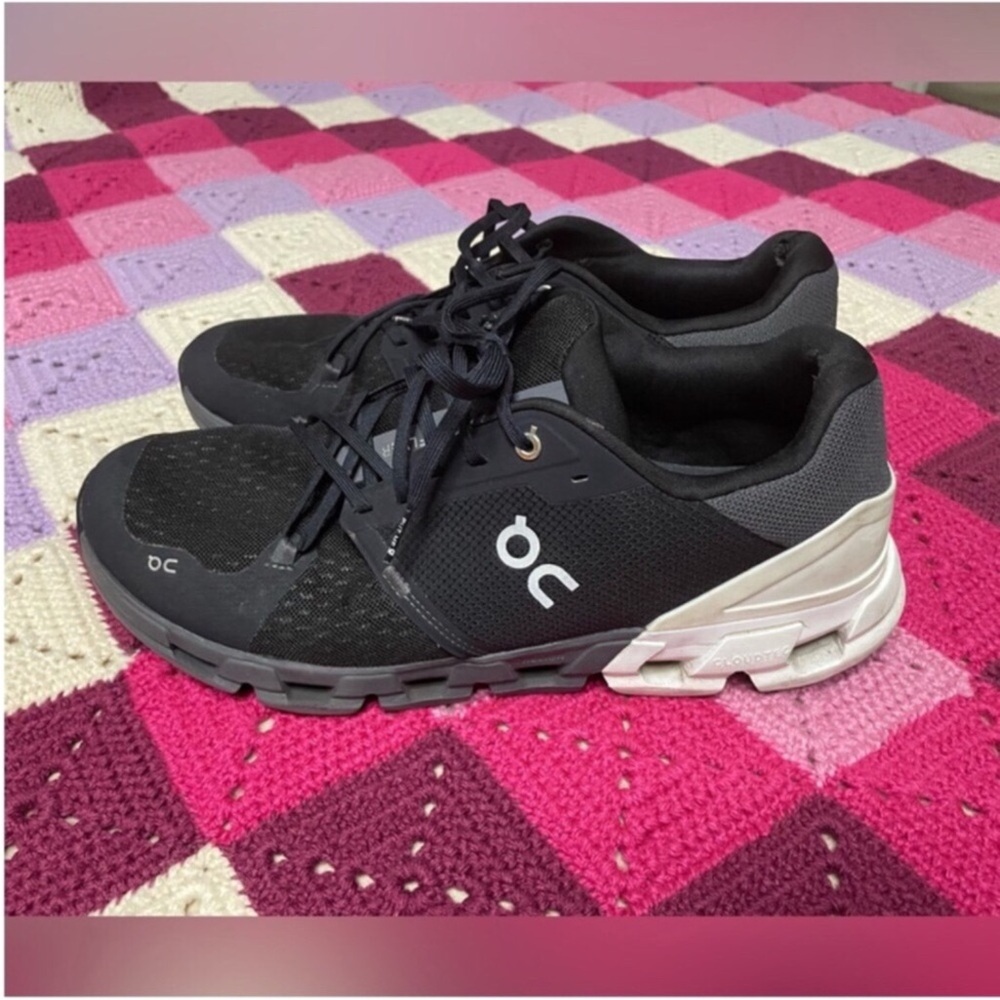 On Clouds Mens Shoes 12.5
